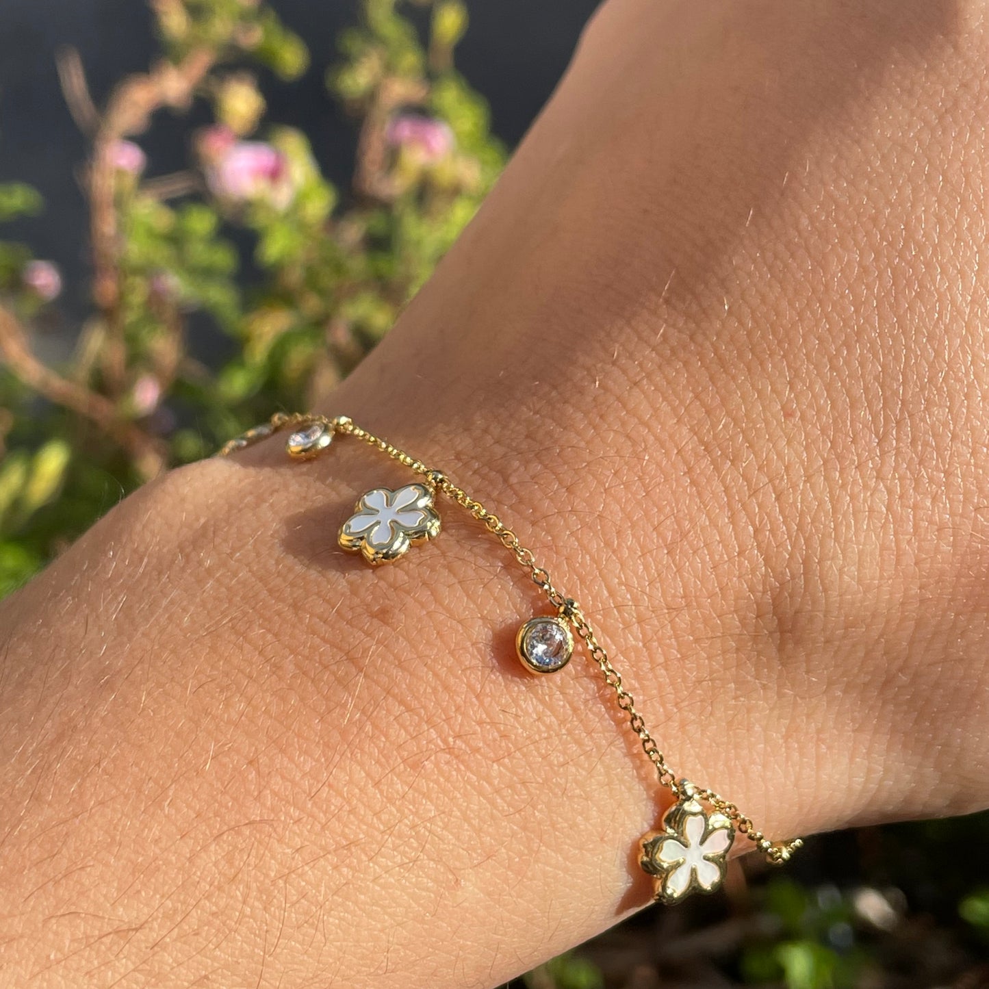 Bracciale fiori perlati