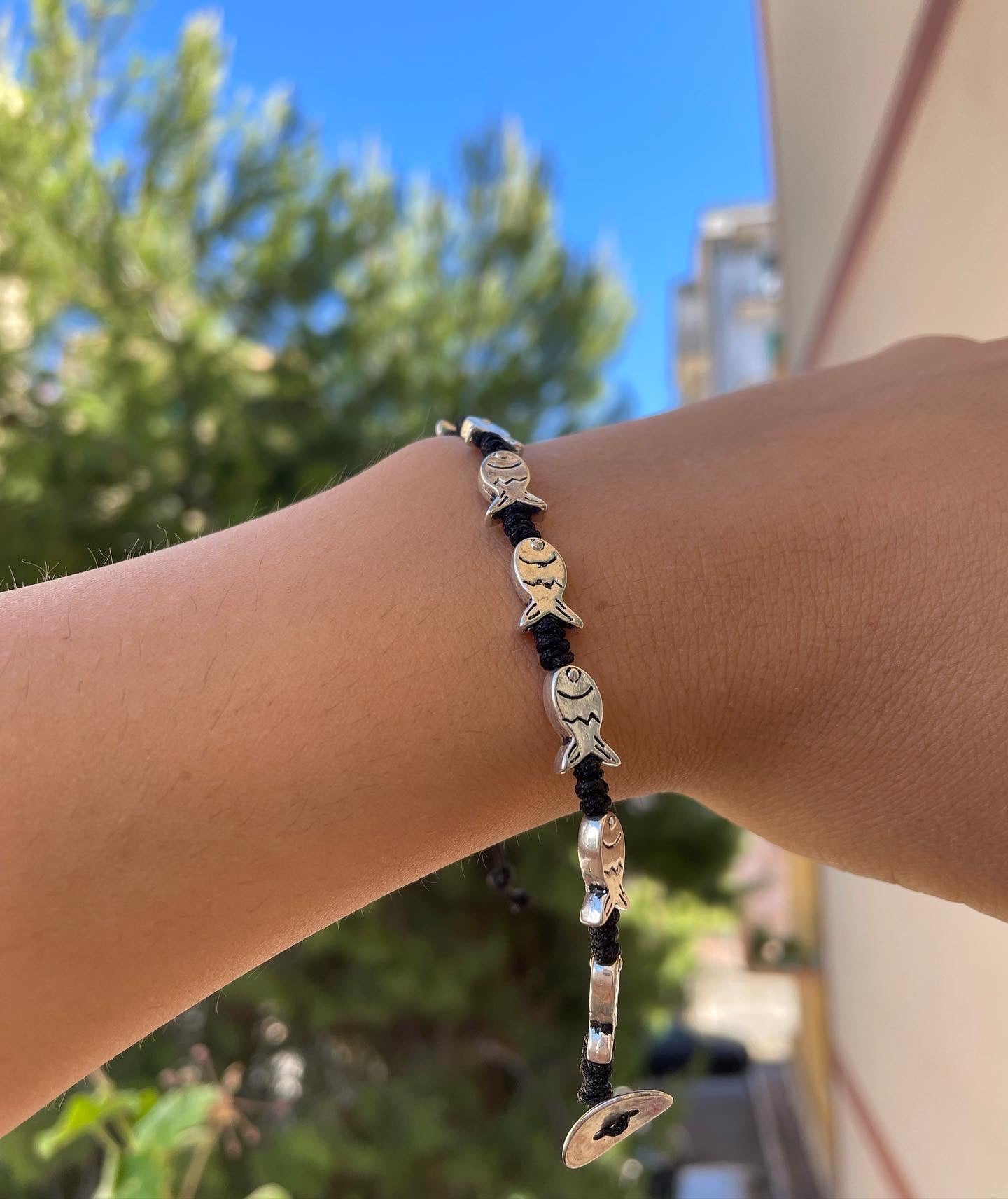 Bracciale nodini con medaglia Ricordati di essere felice e ciondolo a  scelta - Passion Charm